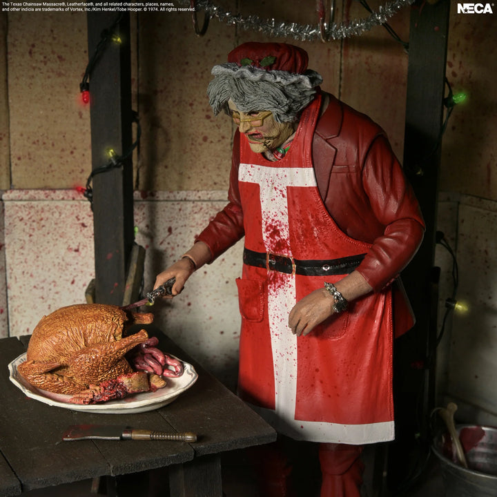 Texas Chainsaw Massacre - Ultimate Santa Leatherface 7" Scale Action Figure