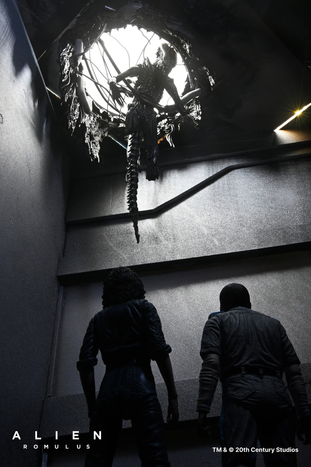 Alien: Romulus - 7in Scale Action Figure - Deluxe Suspended Lab Xenomorph XX121