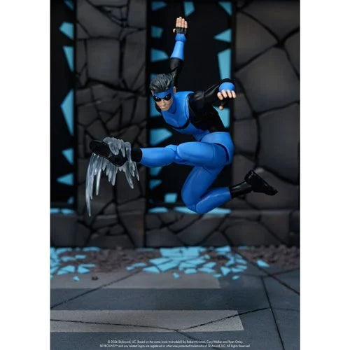 Invincible Wave 1 Invincible 6-Inch Scale Action Figure