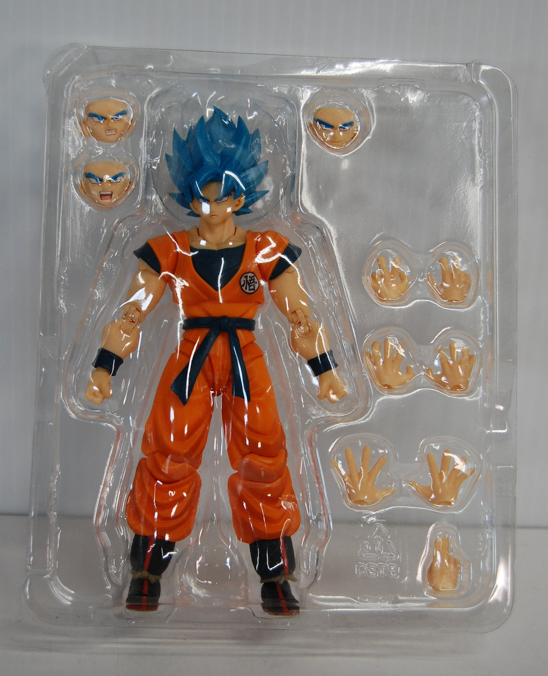 S.H. Figuarts Dragon Ball Super Saiyan God Super Saiyan Son Gokou