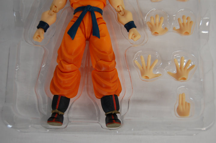 S.H. Figuarts Dragon Ball Super Saiyan God Super Saiyan Son Gokou