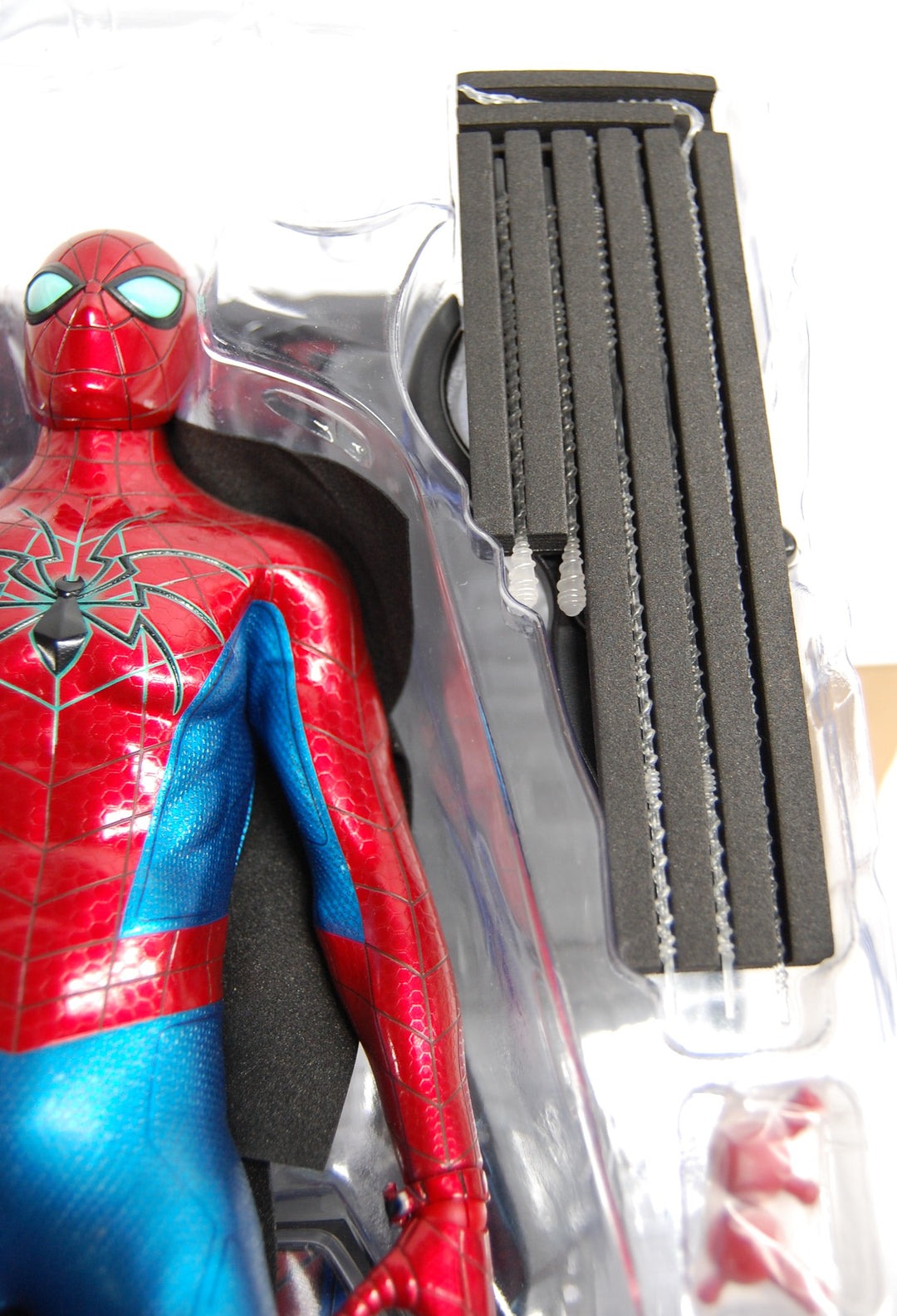 Spider-Man 1/6 Scale Spider Armor-MKIV Suit - Open Box