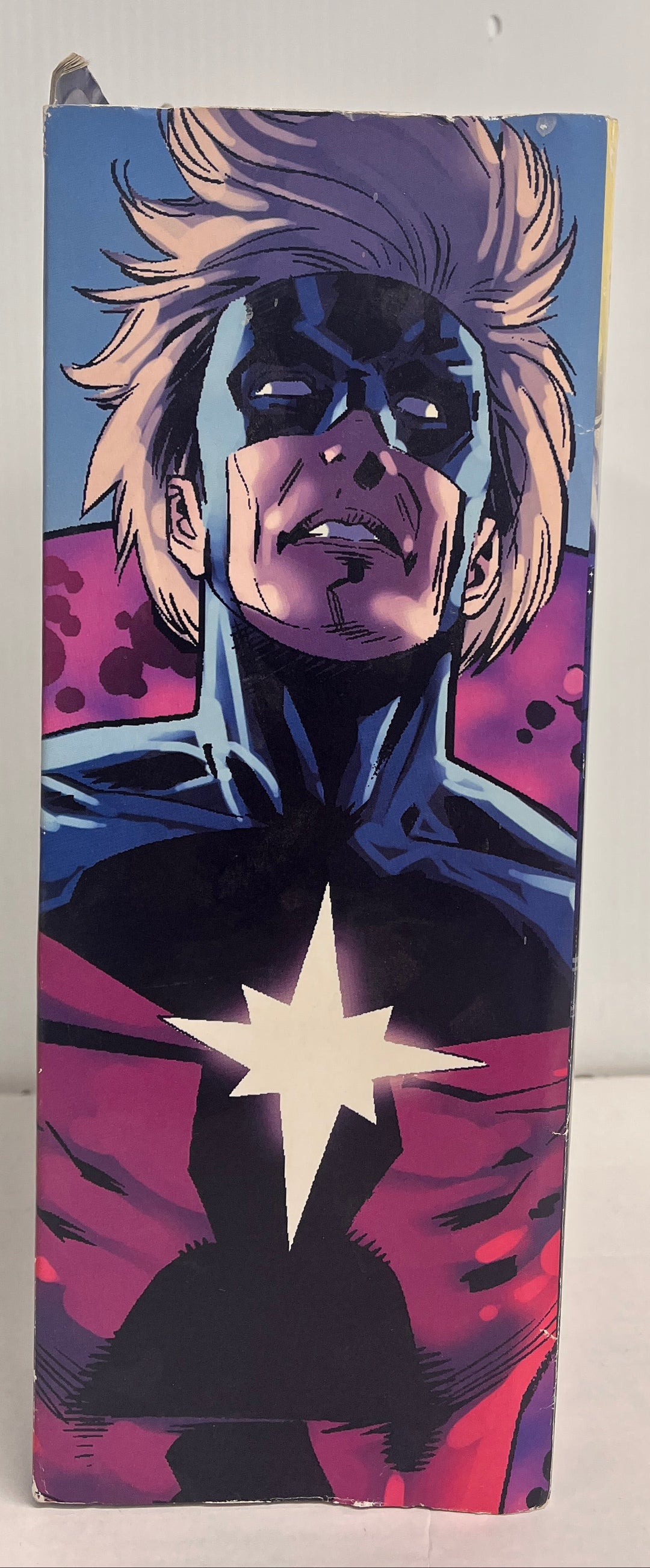Marvel Select Captain Marvel (Mar-Vell) Action Figure