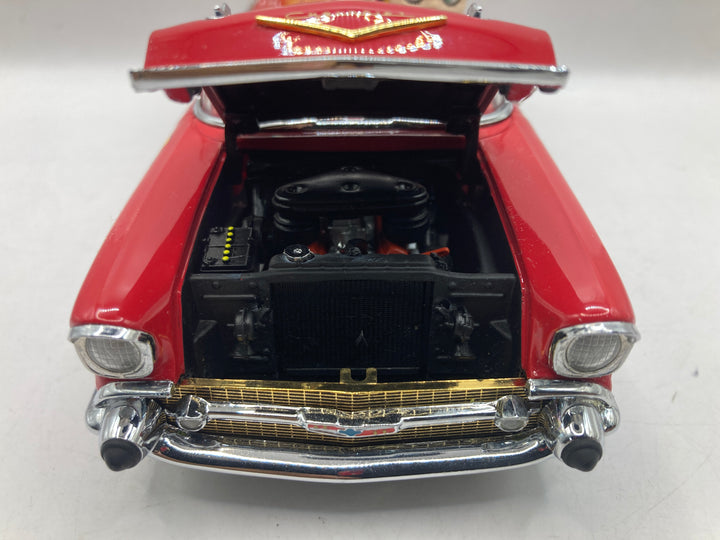 DANBURY MINT BETTY’S '57 CHEVY BEL AIR CONVERTIBLE "BETTY BOOP RED" 1:24 INC