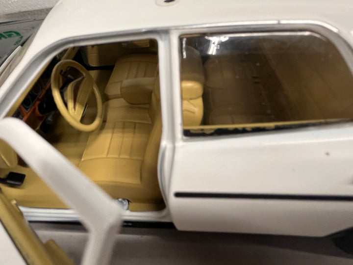 The Terminator(1984) - 1977 Dodge Monaco Metropolitan Police w/ T-800 Endoskeleton *Incomplete*