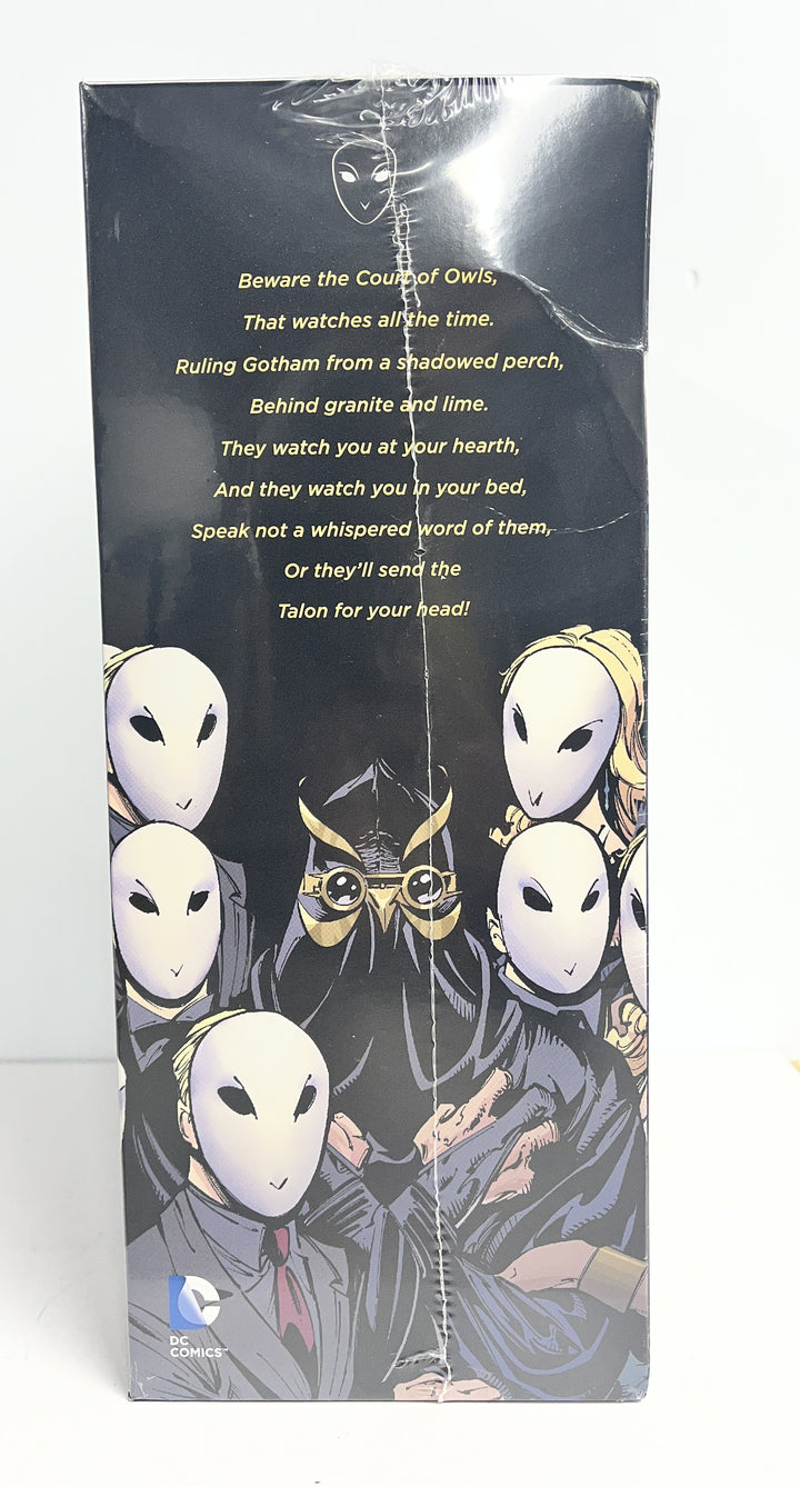 Batman: The Court of Owls Mask and Book Set (The New 52) (Batman: The New 52)