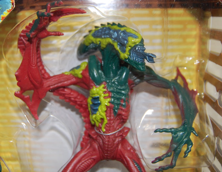 Alien Resurrection Movie Edition - Battle Scarred Alien Figure 1997 Kenner