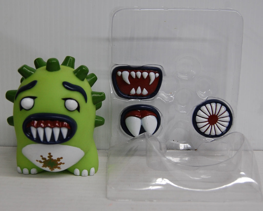 Axtrx Nubbed Creature by Attaboy 4.25" Vinyl Toy 2003 Rock America *Box Damage*