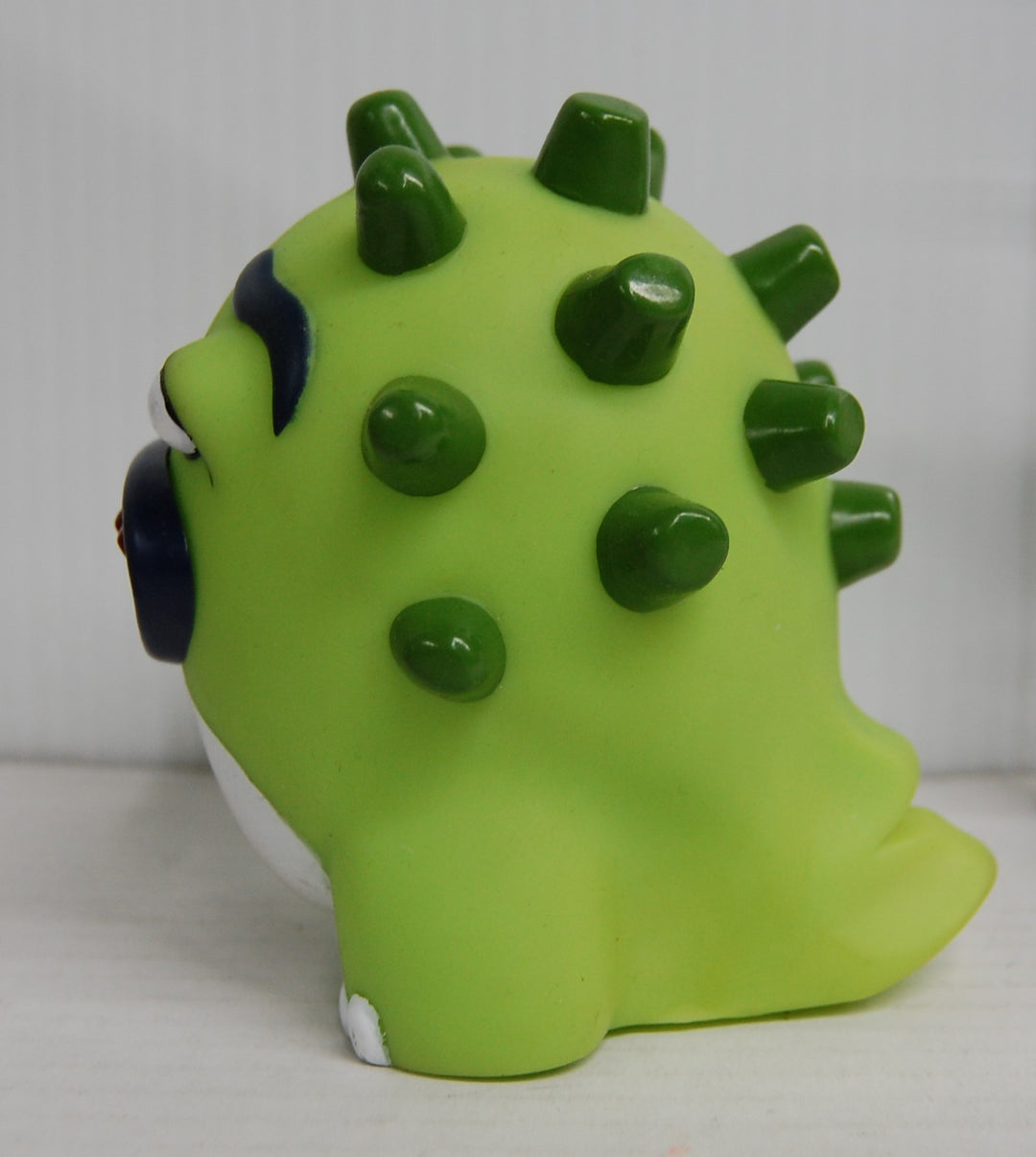 Axtrx Nubbed Creature by Attaboy 4.25" Vinyl Toy 2003 Rock America *Box Damage*