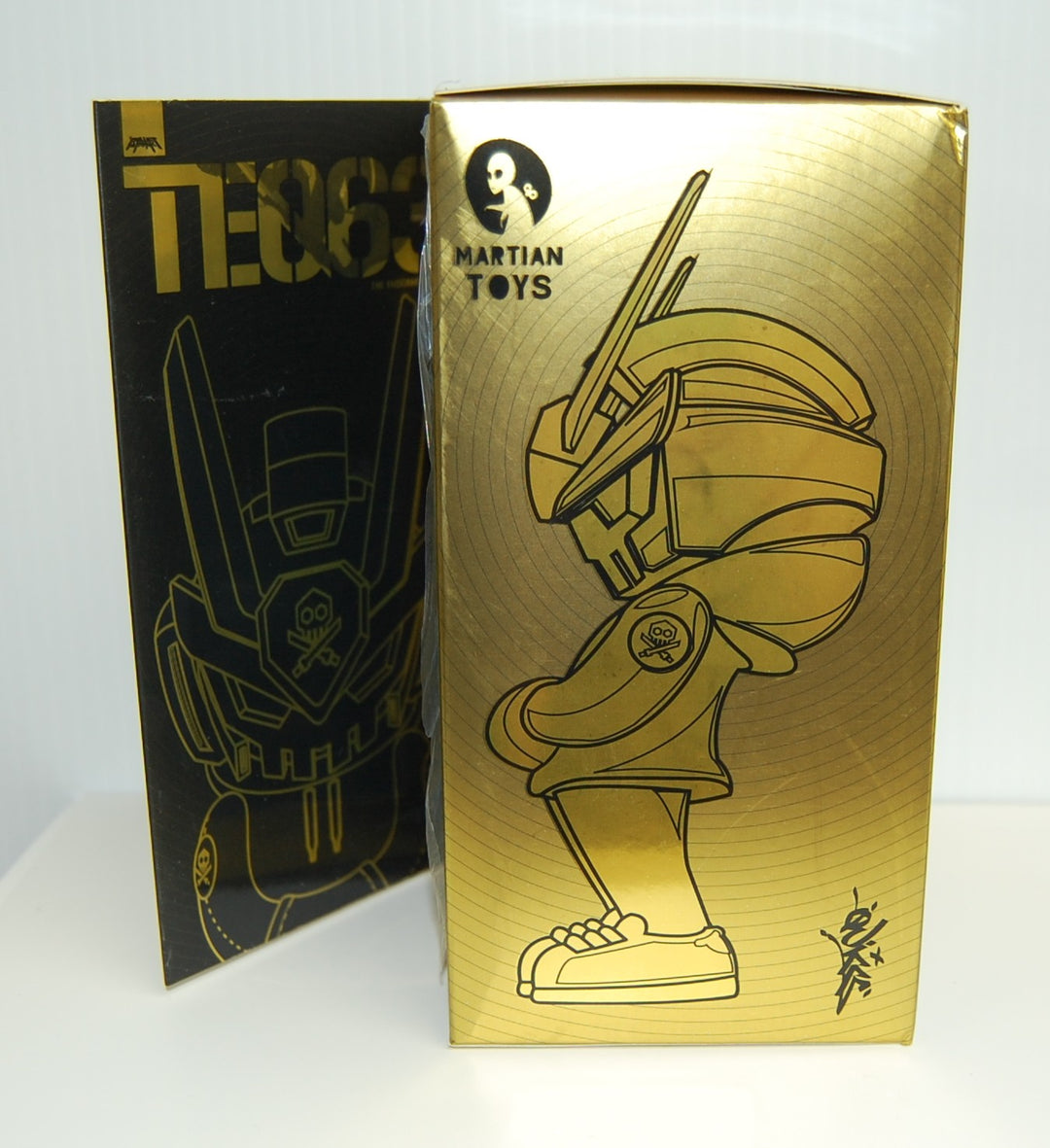 DIY TEQ63 Glow in the Dark (Phantom Blue) by Quiccs x Martian Toys