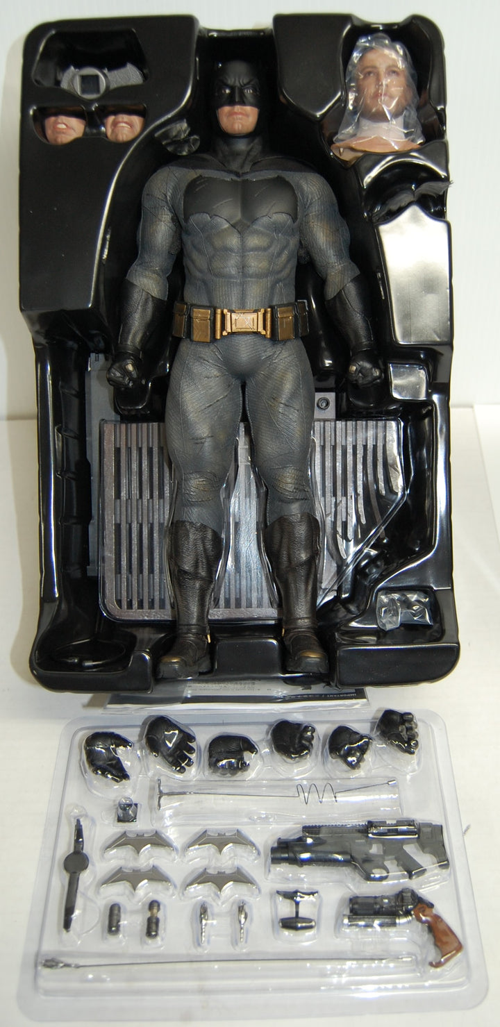 Hot Toys MMS731 BvS: Dawn of Justice - Batman 2.0  Collectible 1:6 Scale Figure