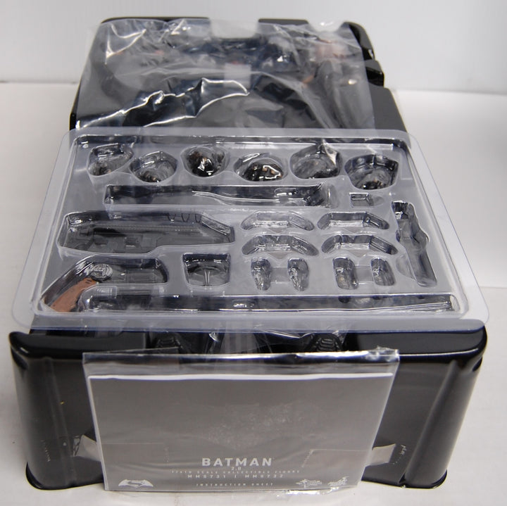 Hot Toys MMS731 BvS: Dawn of Justice - Batman 2.0  Collectible 1:6 Scale Figure