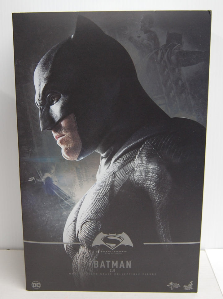 Hot Toys MMS731 BvS: Dawn of Justice - Batman 2.0  Collectible 1:6 Scale Figure