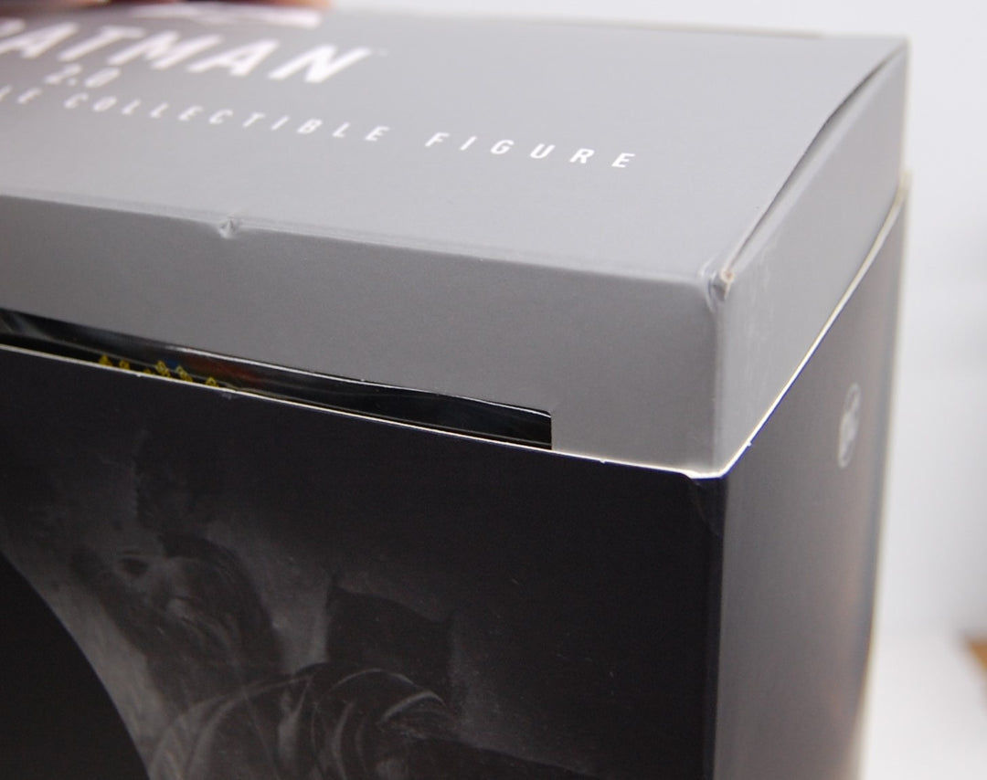 Hot Toys MMS731 BvS: Dawn of Justice - Batman 2.0  Collectible 1:6 Scale Figure