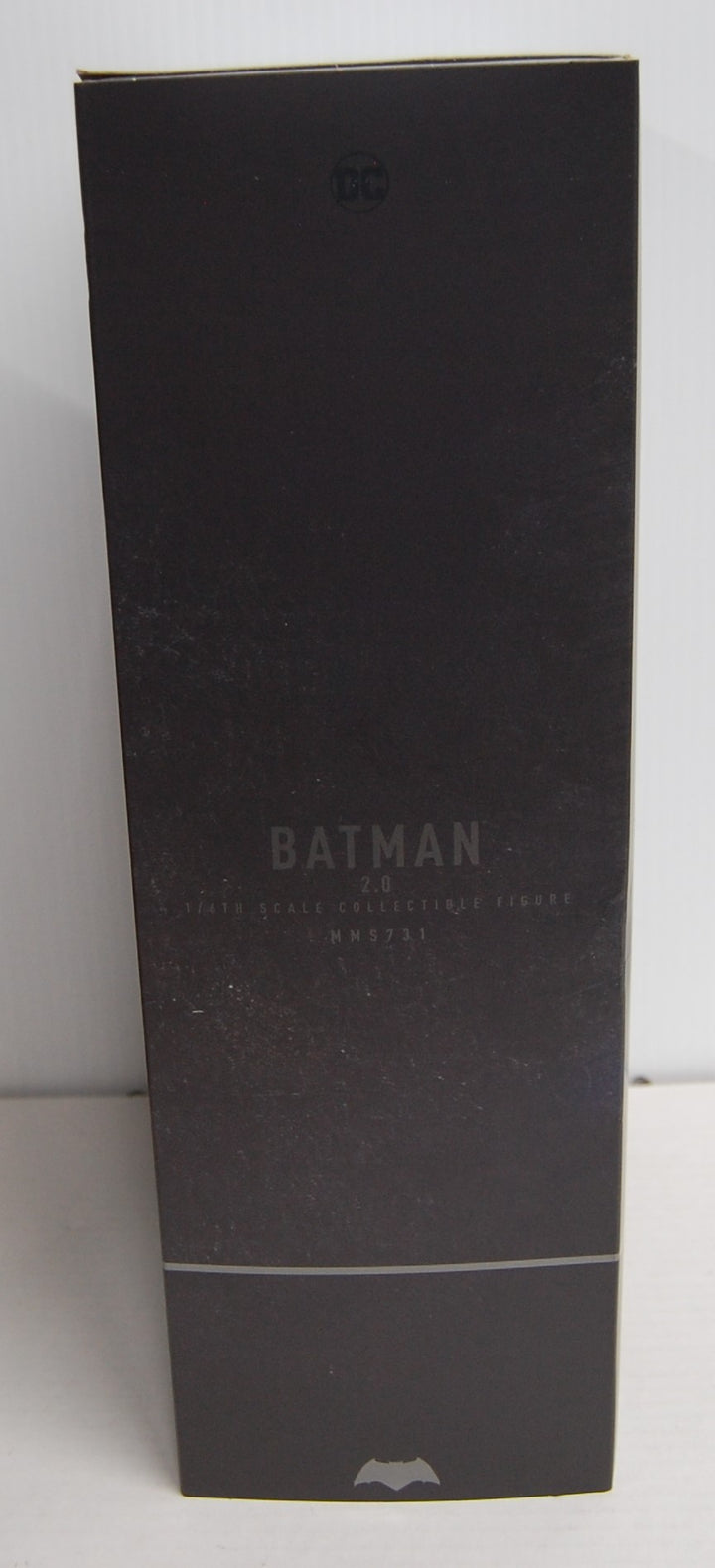 Hot Toys MMS731 BvS: Dawn of Justice - Batman 2.0  Collectible 1:6 Scale Figure
