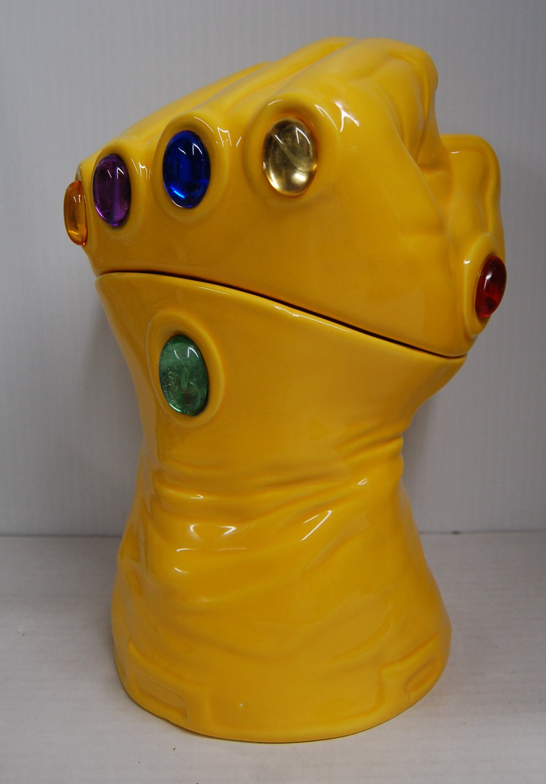 Marvel Infinity Gauntlet Cookie Jar - Yellow 2016 PX Previews USED