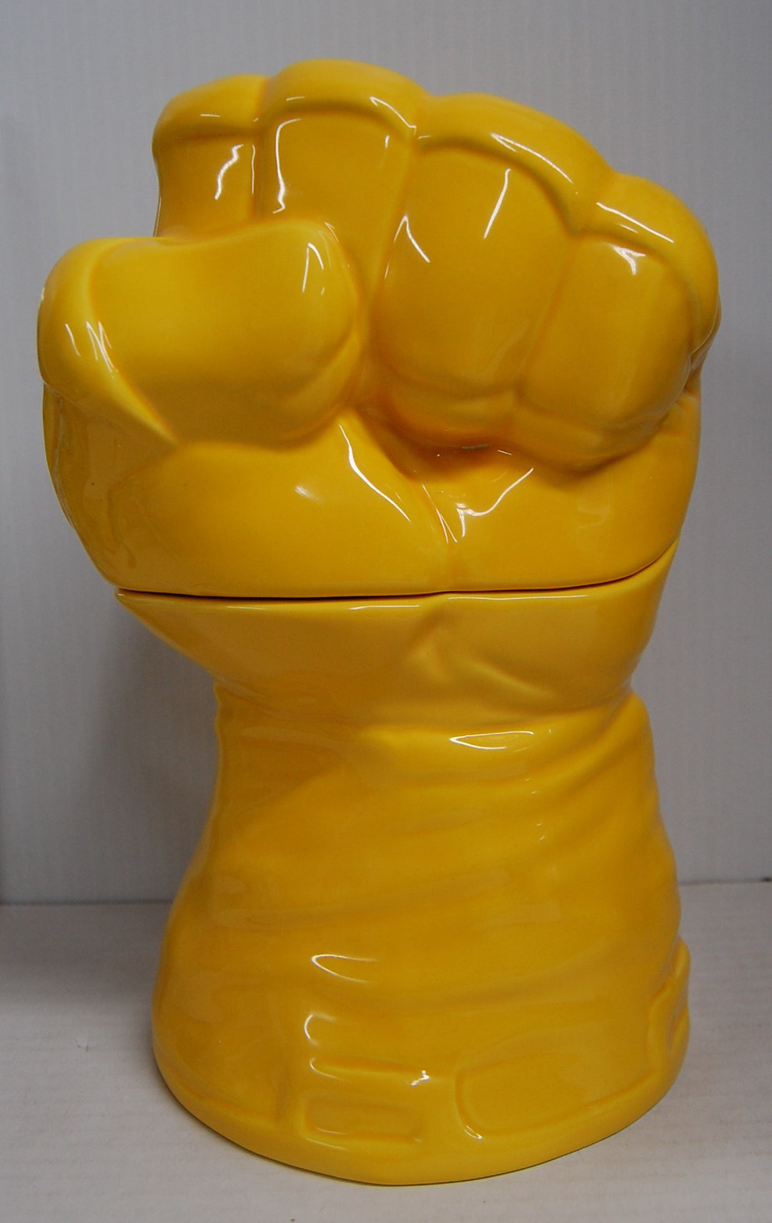 Marvel Infinity Gauntlet Cookie Jar - Yellow 2016 PX Previews USED
