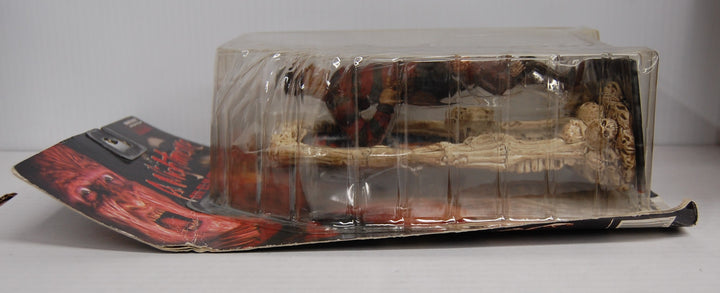 McFarlane Movie Maniacs A Nightmare on Elm Street Freddy 1998 *Card Wear*