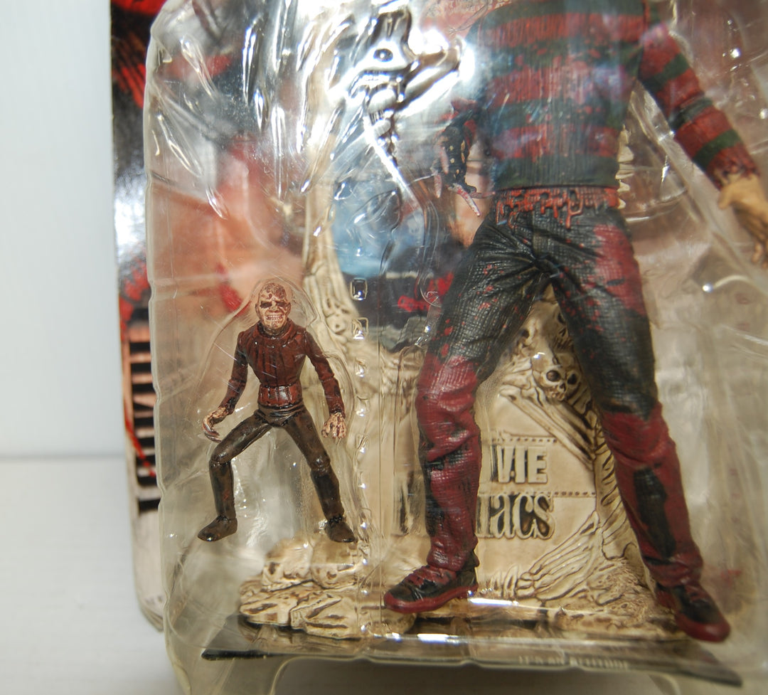 McFarlane Movie Maniacs A Nightmare on Elm Street Freddy 1998 *Card Wear*