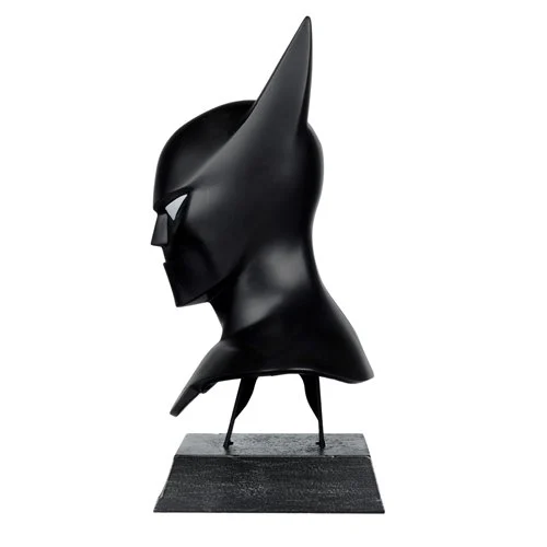 DC Direct Prop Replica Wave 6 Batman Batman Beyond 1:3 Scale Cowl
