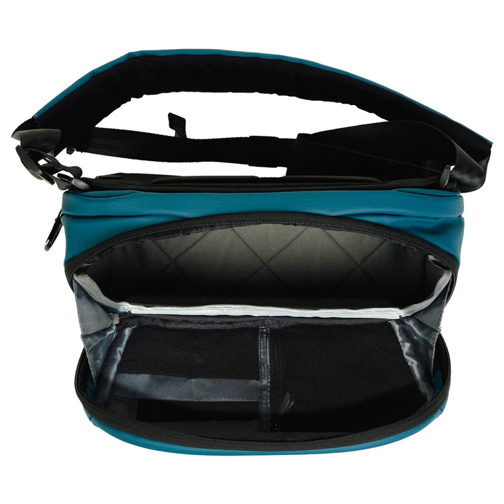 Dueling Guard: TCG Bag - The Gauntlet - Aquamarine