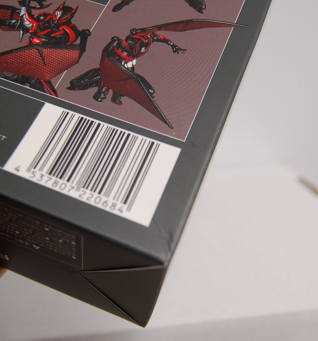 Revoltech Amazing Yamaguchi - Batman Beyond Figure w/ Bonus Parts 2025