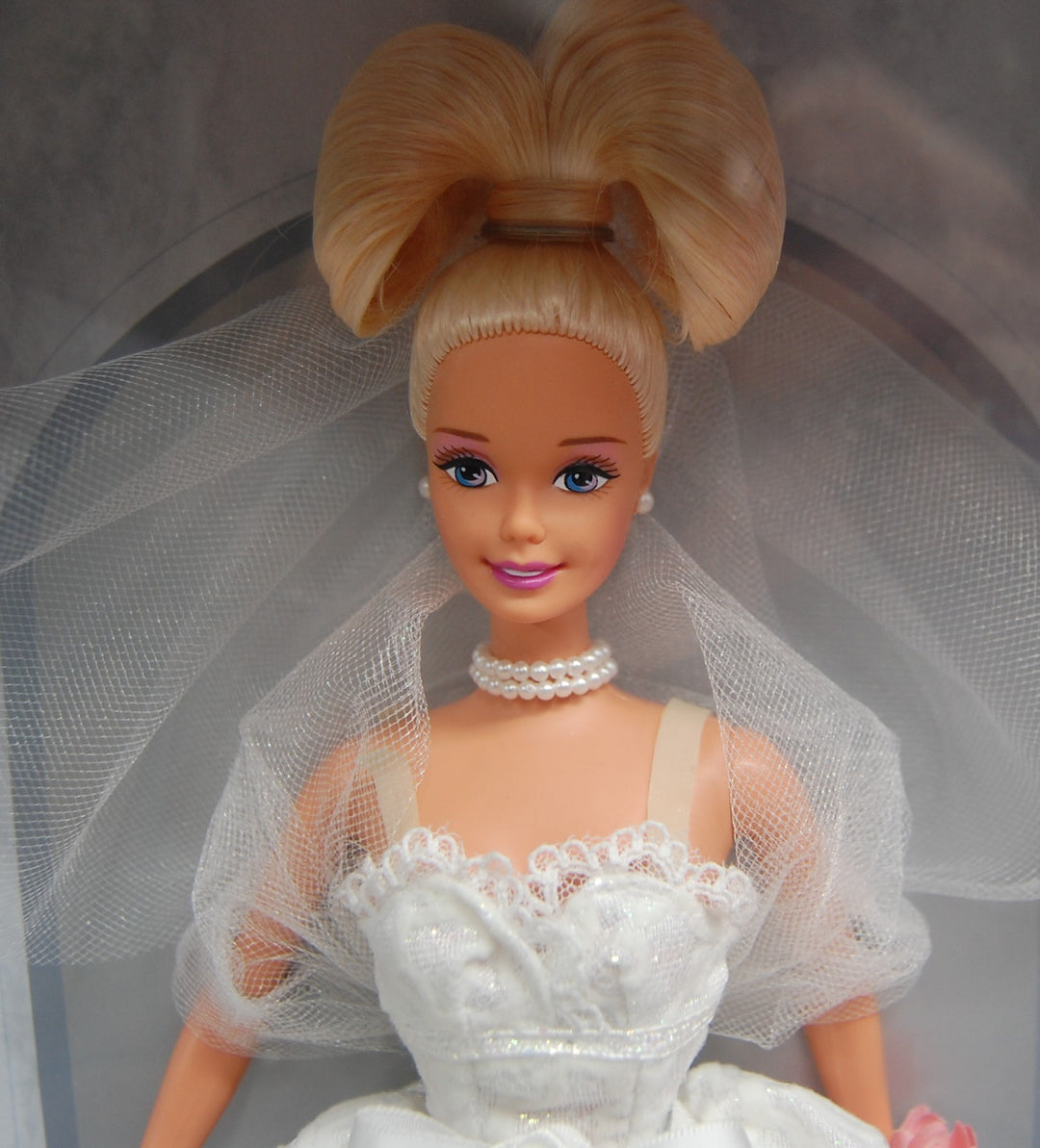1996 Service Merchandise Dream Bride Barbie Doll # 17153