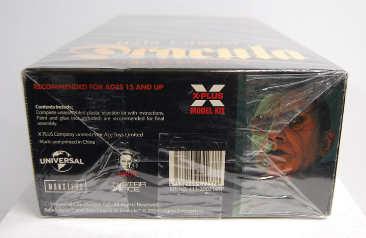 Bela Lugosi as Dracula 1/8 Scale Plastic Model Kit by X-Plus 411-200214TP