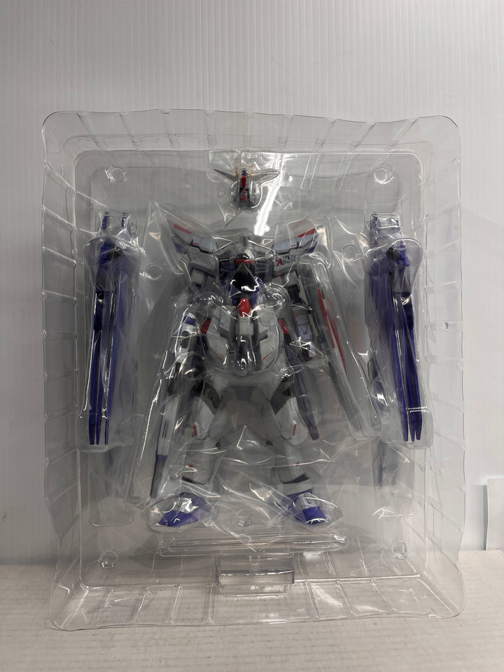 Gundam Ichiban Kuji: Statue - Strike (Premium Finish)