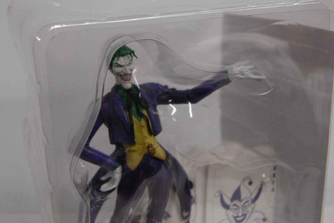 Yamato DC Batman by Kia Asamiya Wave 1 Joker 6.5" Collectible Figure *Open Box Wear