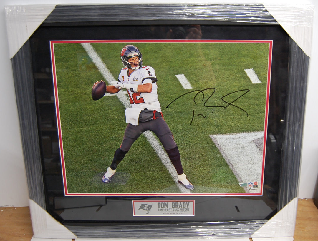 Tom Brady Super Bowl LV Champions M.V.P Passing Autograghed 16X20 Photo Fanatics Certification Football