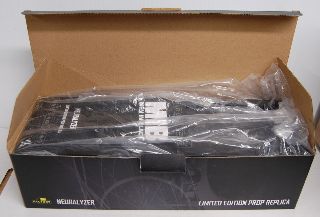 Factory Entertainment 2023 Men In Black MIB Neuralyzer Limited Edition Prop Replica 1:1