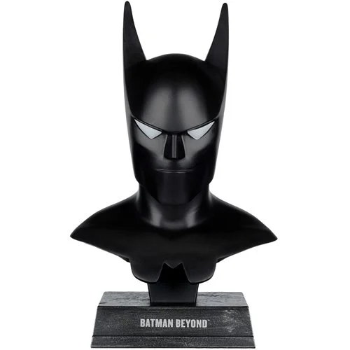 DC Direct Prop Replica Wave 6 Batman Batman Beyond 1:3 Scale Cowl