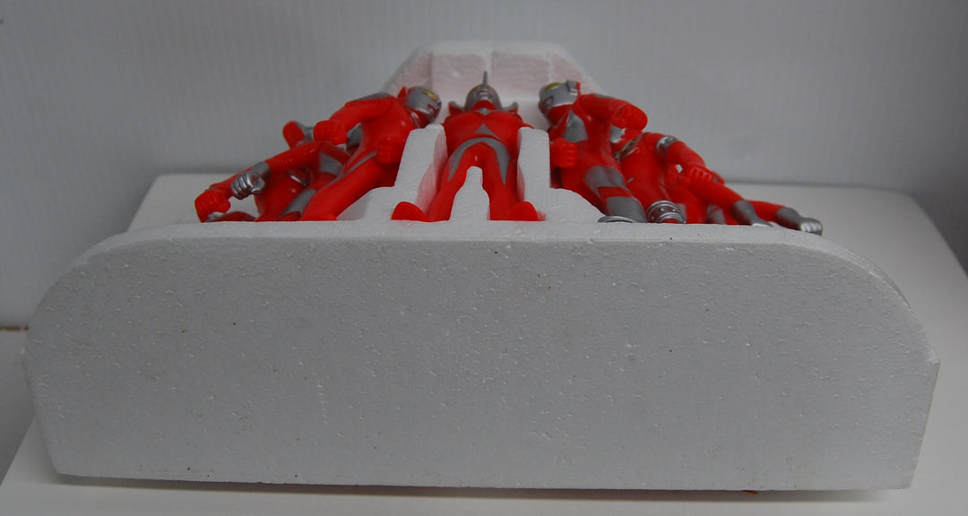 1986 Ultraman Family 11 Protectors in the World - Japan Figure Set (Box Damage)