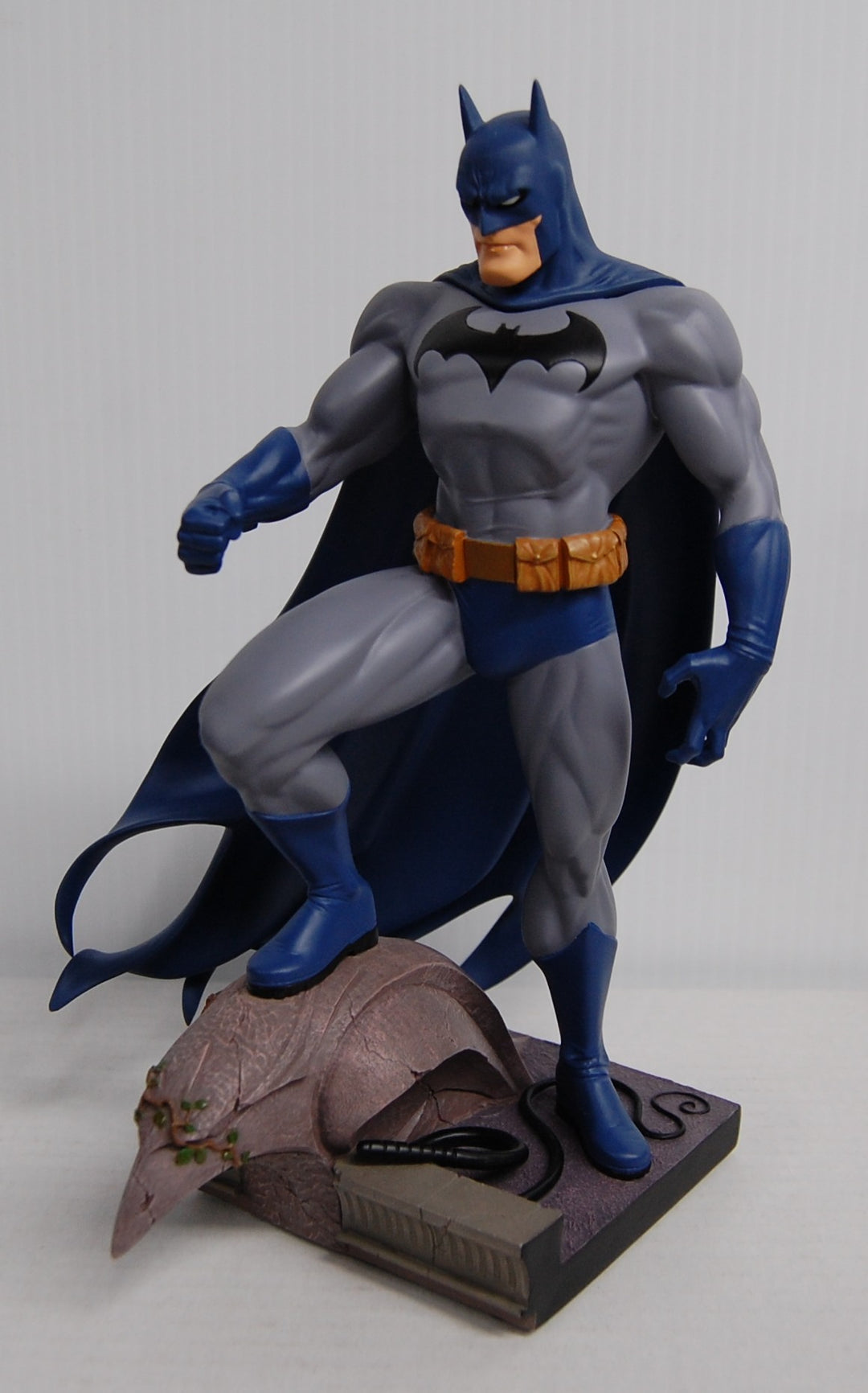 Batman Cold-Cast Porcelain Statue 2003 DC Direct 2883/6000 *Box Damage*