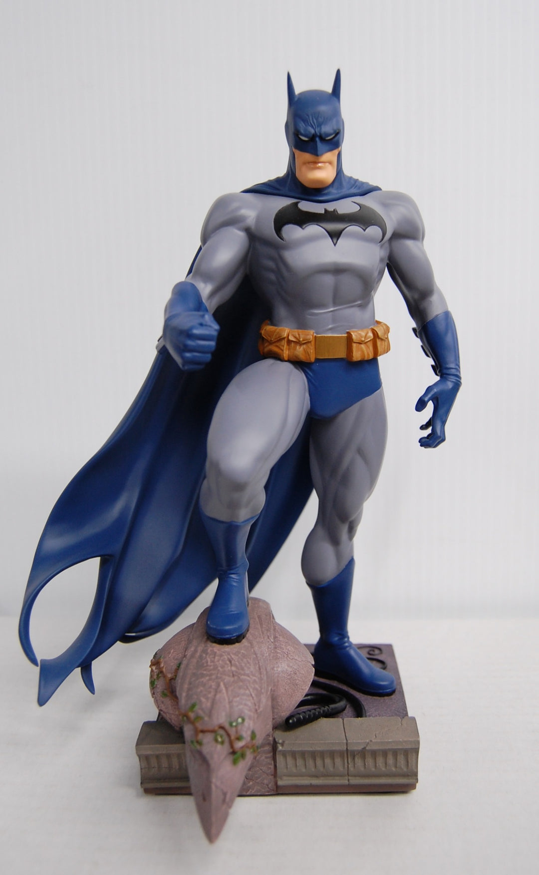 Batman Cold-Cast Porcelain Statue 2003 DC Direct 2883/6000 *Box Damage*