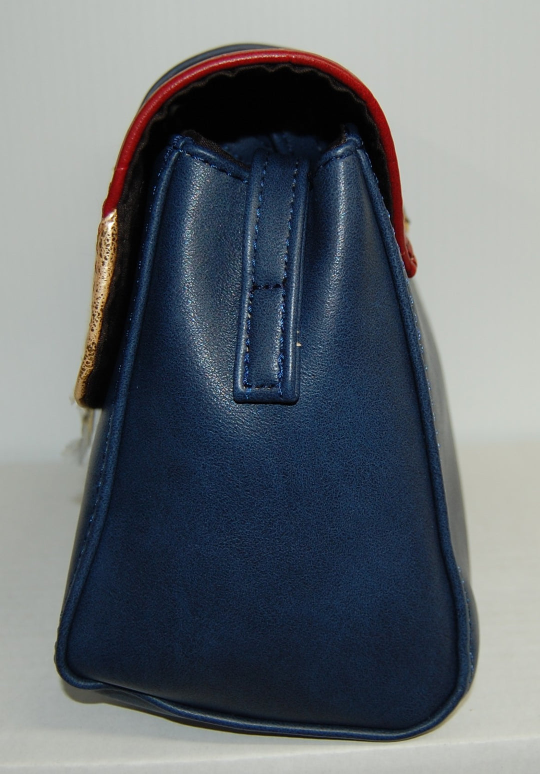 NWT Captain Marvel Crossbody Bag / Purse by Bioworld