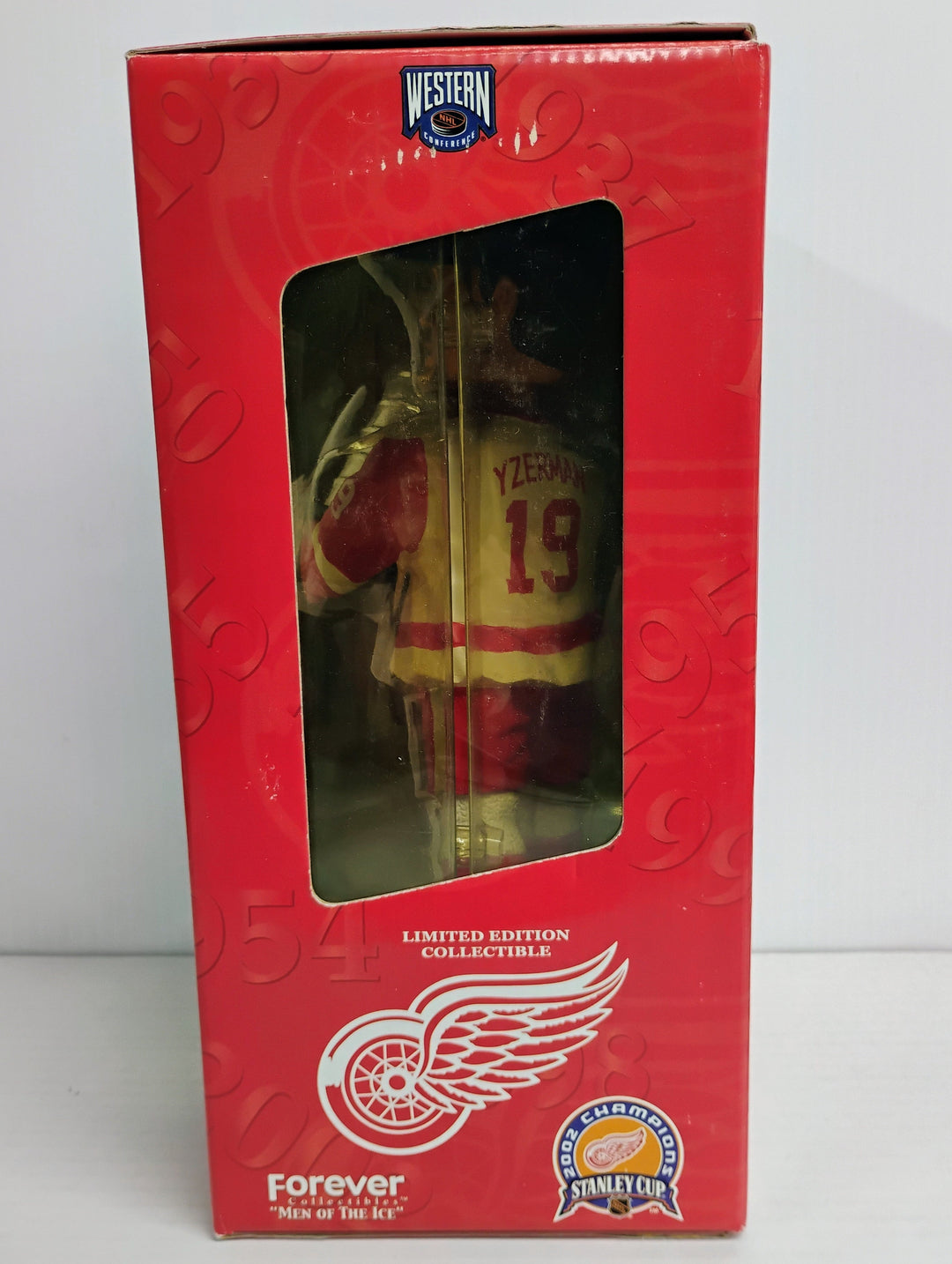 2002 Forever Collectibles "Men Of Ice" Steve Yzerman Detroit Red Wings Stanley Cup Champions