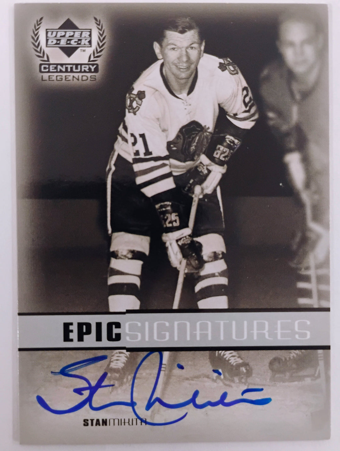 1999-00 Upper Deck Century Legends Hockey Stan Mikita #SM Auto
