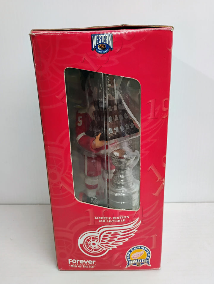 2002 Forever Collectibles "Men Of Ice"  Nicklas Lidstrom Detroit Red Wings Stanley Cup Champions