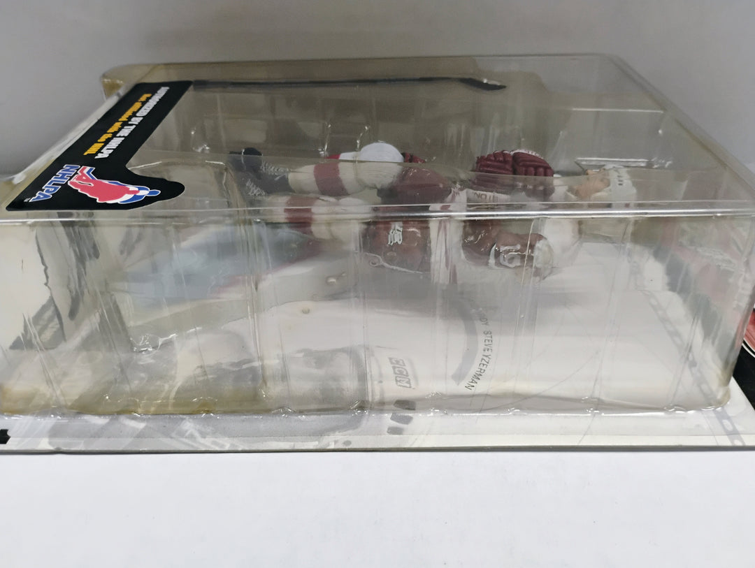 2000 McFarlane Steve Yzerman McFarlane's Sport's Picks  Series 1 Sealed Box