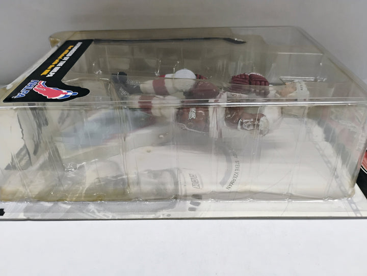 2000 McFarlane Steve Yzerman McFarlane's Sport's Picks  Series 1 Sealed Box