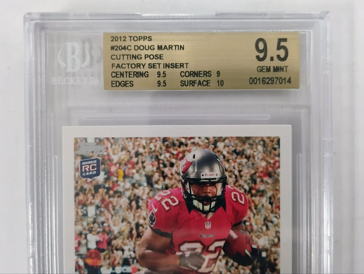 2012 Topps Football Doug Martin RC #204C Cutting Pose BGS 9.5