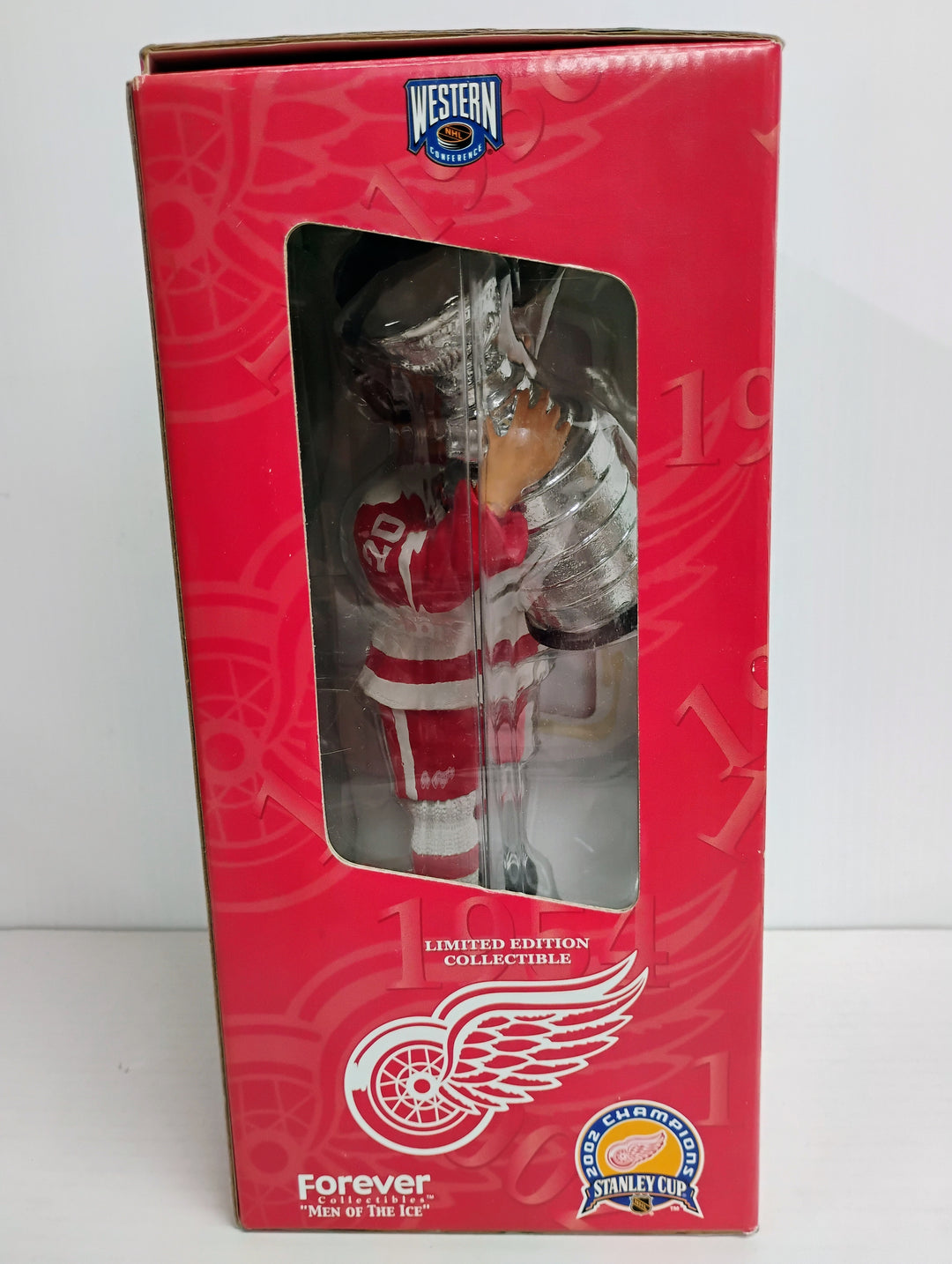 2002 Forever Collectibles "Men Of Ice" Luc Robitalle Detroit Red Wings Stanley Cup Champions