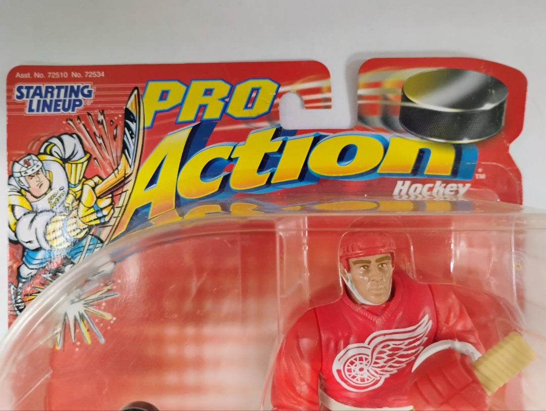 1998 Hasbro Starting Lineup PRO  ACTION Steve Yzerman Sealed