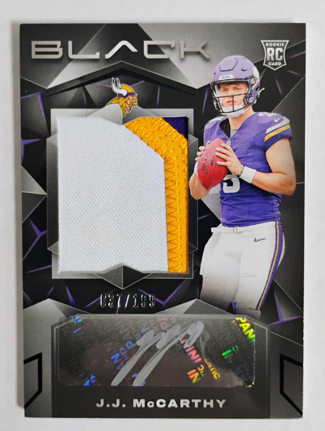 2024 Panini Black Football J.J. McCarthy RC Auto/Patch #'D 037/199 No. 202