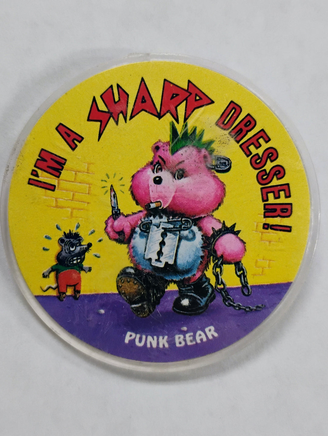 1985 Topps Gross Bear Big Bad Buttons Punk Bear #21  "I'm A Sharp Dresser!" Button