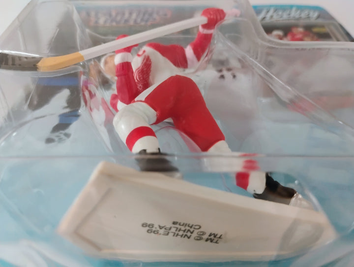 1999 Hasbro Starting Lineup Steve Yzerman Hockey 1999-2000