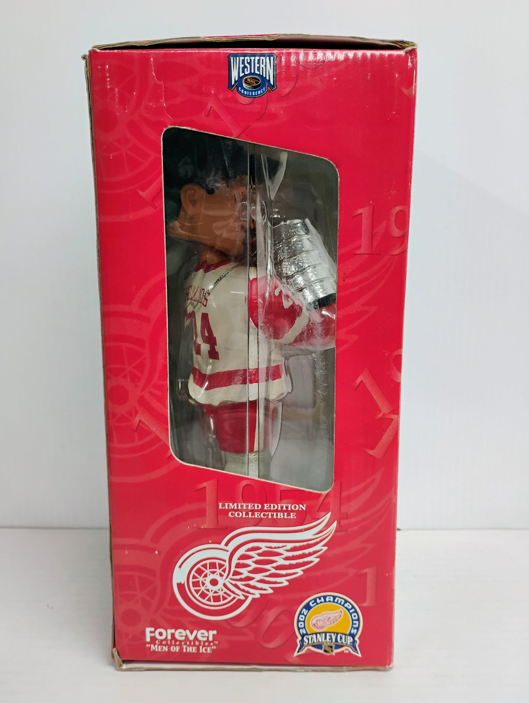 2002 Forever Collectibles "Men Of Ice" Chris Chelios Detroit Red Wings Stanley Cup Champions