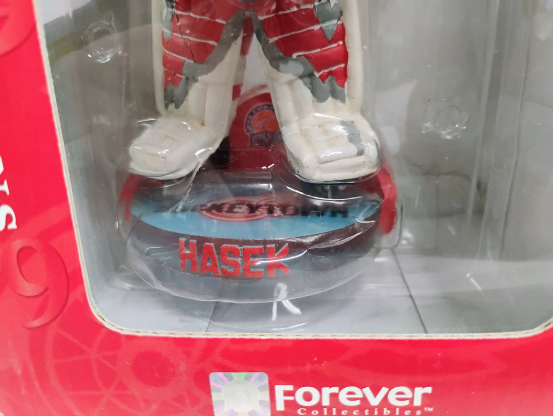 2002 Forever Collectibles "Men Of Ice" Dominik Hasek Detroit Red Wings Stanley Cup Champions